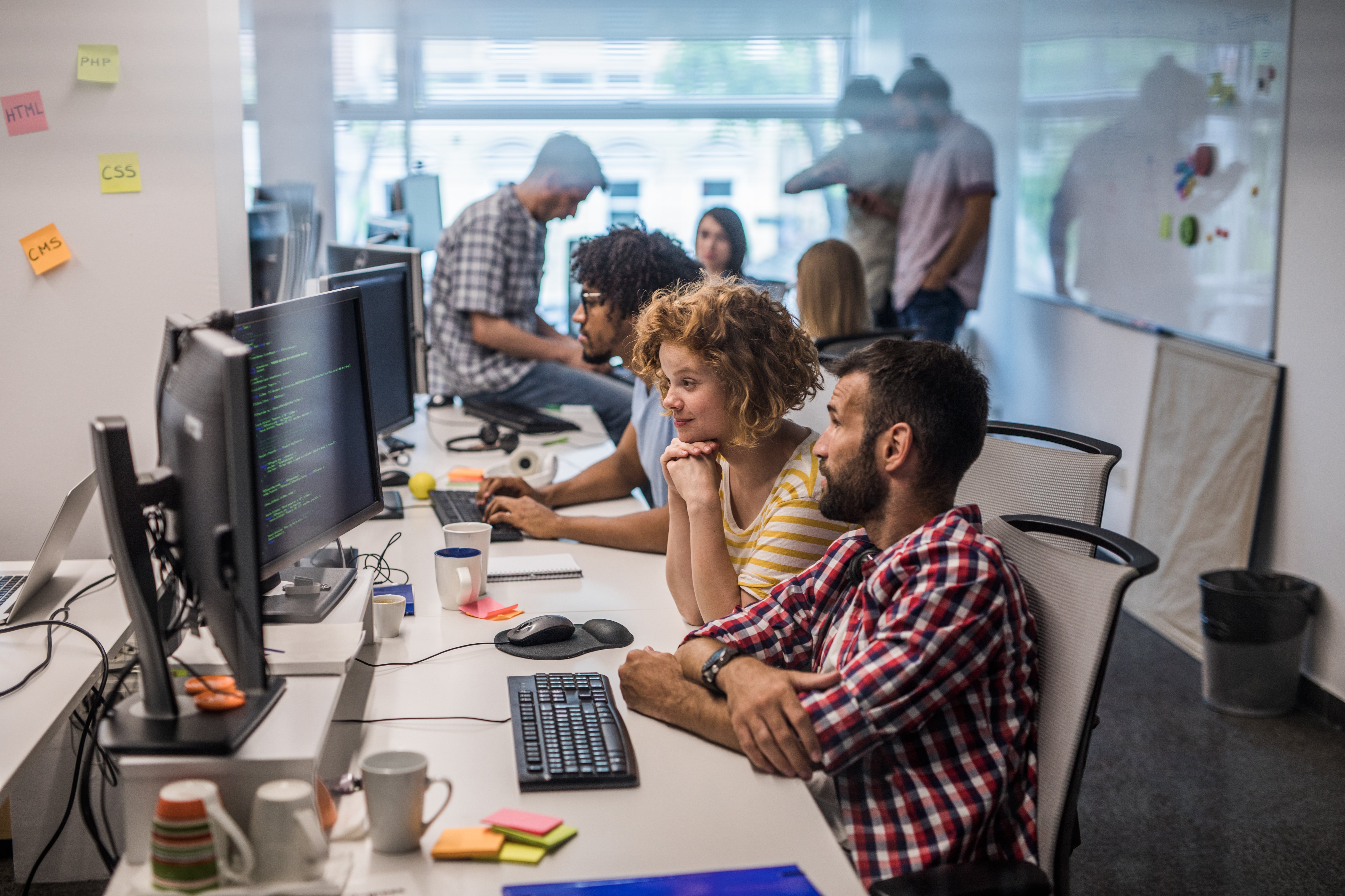 Working dirtier. The офис. Офисный работник. Программисты Microsoft. Компьютер Team Office.